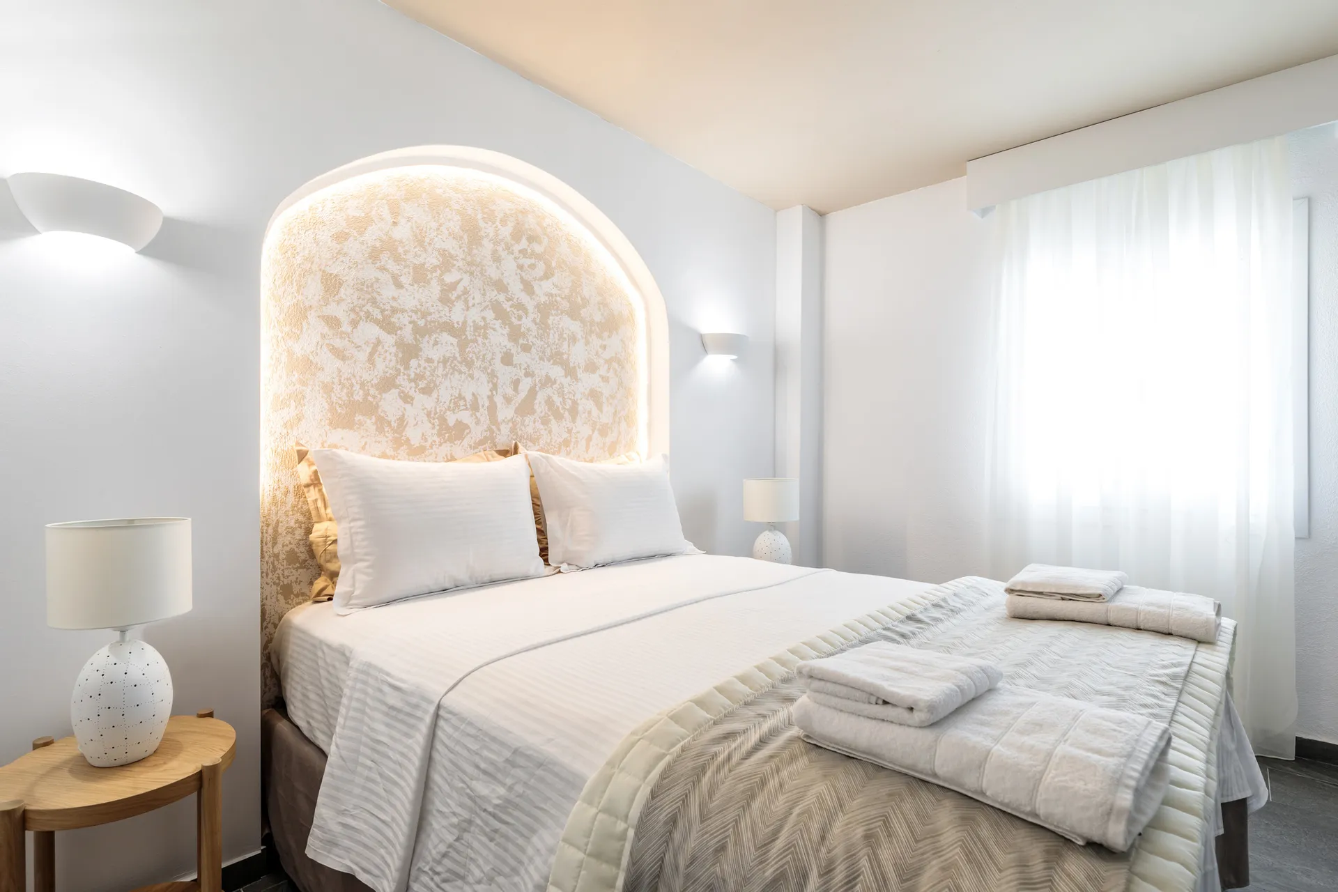 Tiara Holidays - Bay View Suites - Premium Suite - bedroom
